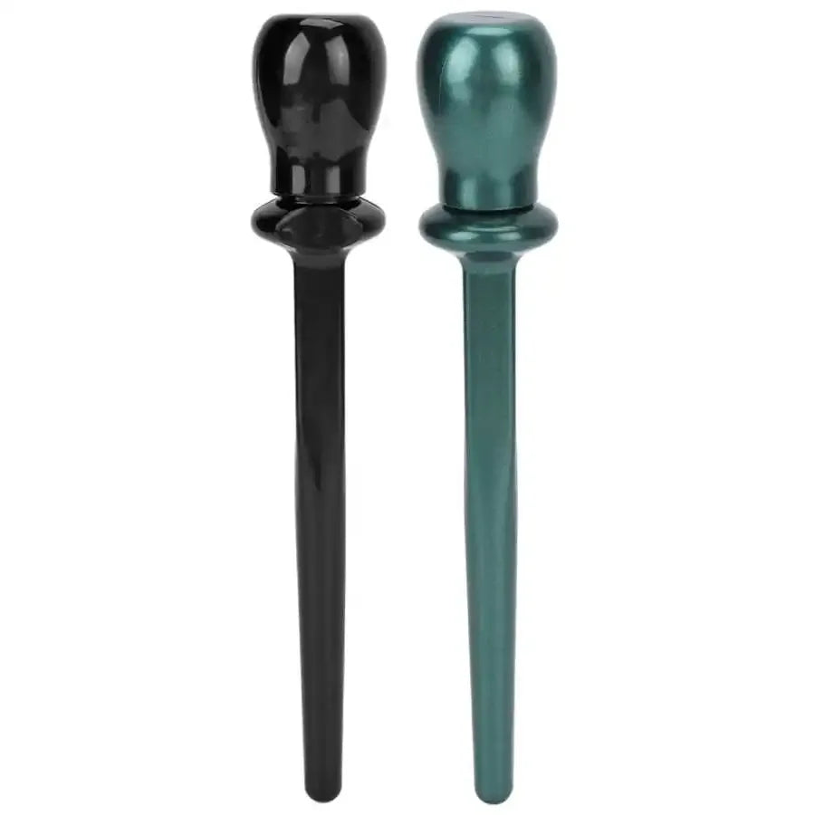 Silicone eyeliner tool for smooth eye lining