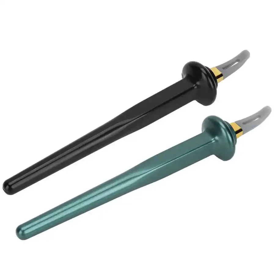 Silicone eyeliner tool for smooth eye lining